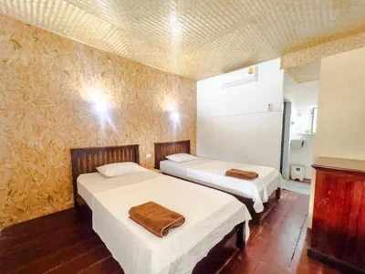Standard Twin Room — Lux Guesthouse